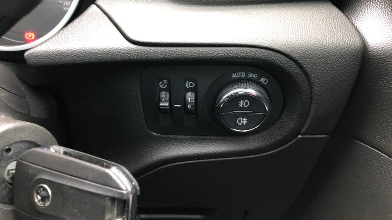 Vauxhall Grandland X 1.5 Turbo D SRi Nav 5dr Auto Diesel Hatchback